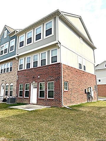 5939 Picall Drive, Troy, MI 48098