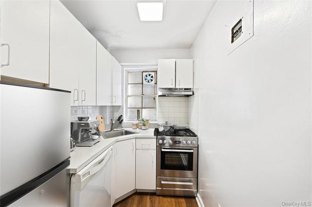321 E 48th St Apt 9D, New York City, NY 10017