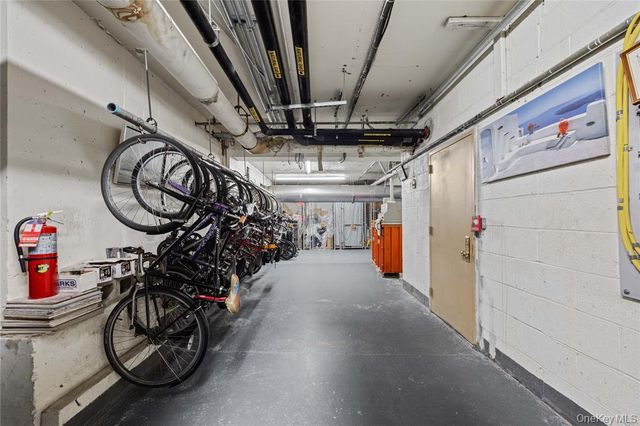 321 E 48th St Apt 9D, New York City, NY 10017