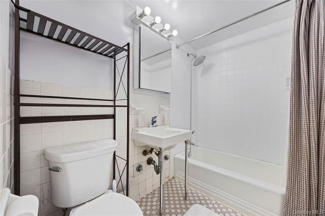 321 E 48th St Apt 9D, New York City, NY 10017