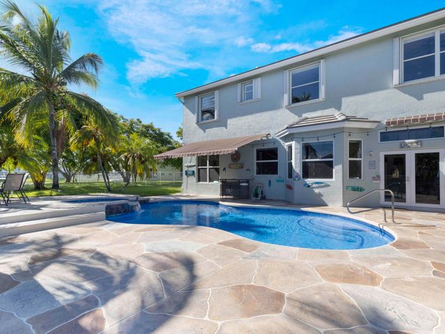 6025 Indian Forest Circle, Lake Worth, FL 33463