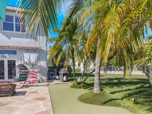 6025 Indian Forest Circle, Lake Worth, FL 33463