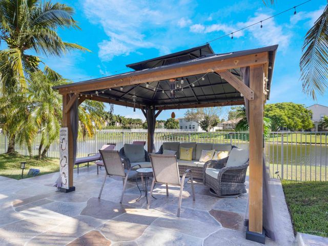 6025 Indian Forest Circle, Lake Worth, FL 33463
