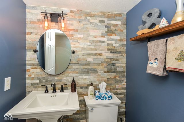 12054 Seahawks Lane, Fishers, IN 46037