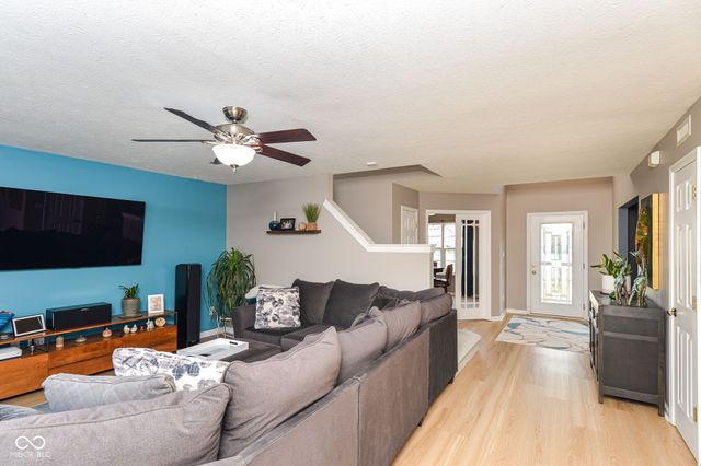 12054 Seahawks Lane, Fishers, IN 46037