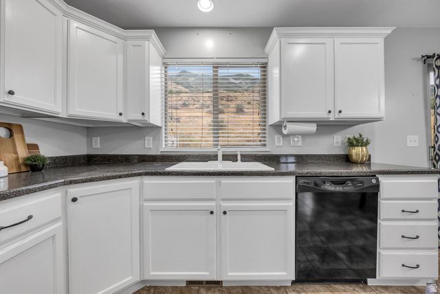 10432 N SAGE VISTA LN, Cedar Hills, UT 84062