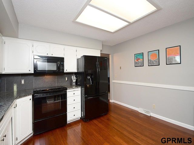 21319 Fieldcrest Drive, Elkhorn, NE 68022