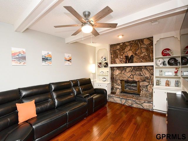 21319 Fieldcrest Drive, Elkhorn, NE 68022