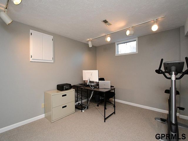 21319 Fieldcrest Drive, Elkhorn, NE 68022