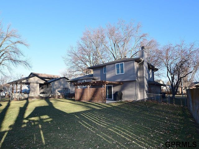 21319 Fieldcrest Drive, Elkhorn, NE 68022