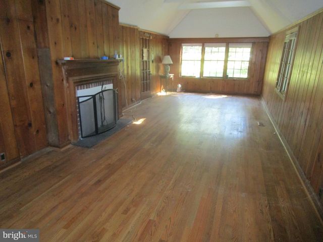 16605 BEALLE HILL RD, Waldorf, MD 20601