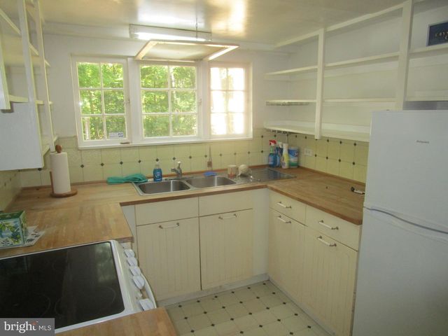 16605 BEALLE HILL RD, Waldorf, MD 20601
