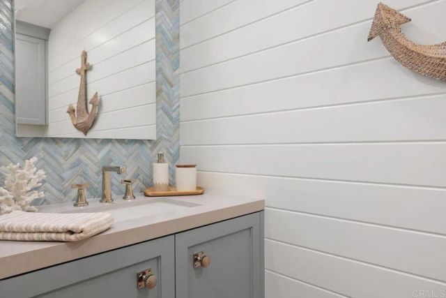 6925 Waters End Drive, Carlsbad, CA 92011