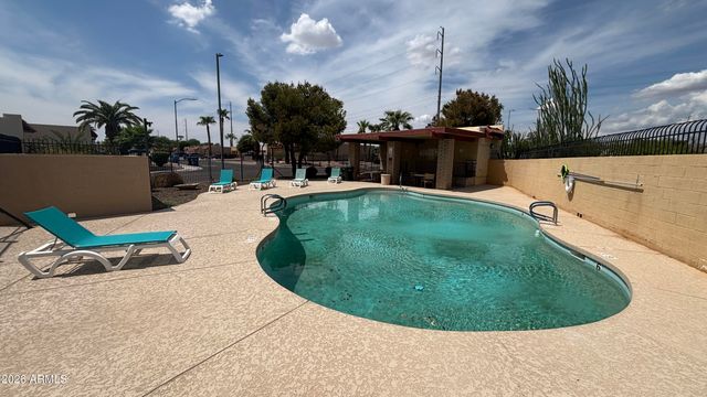 2529 E BLUEFIELD Avenue, Phoenix, AZ 85032