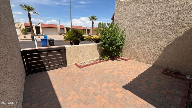 2529 E BLUEFIELD Avenue, Phoenix, AZ 85032