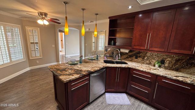 2529 E BLUEFIELD Avenue, Phoenix, AZ 85032