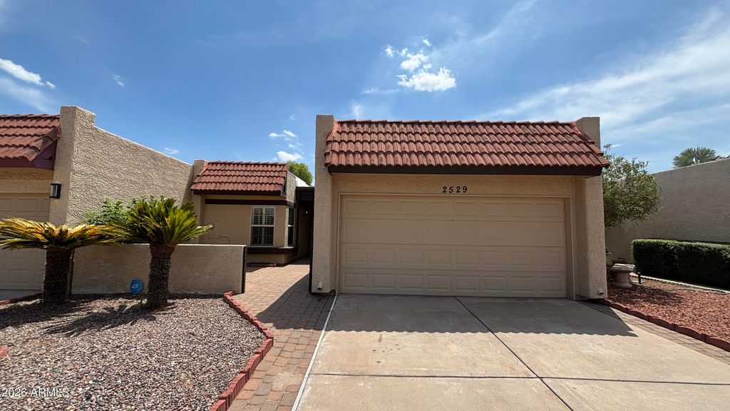 2529 E BLUEFIELD Avenue, Phoenix, AZ 85032