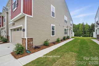 1223 Vibrant Road, Charlotte, NC 28215