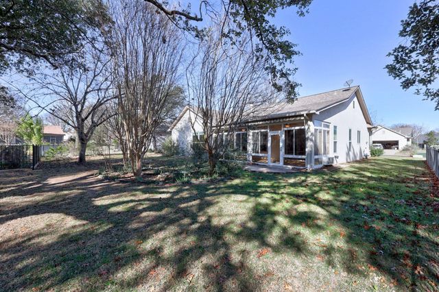 104 Lariat DR, Georgetown, TX 78633