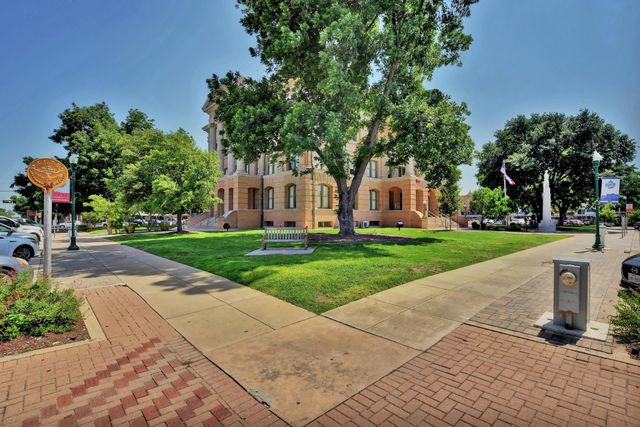 104 Lariat DR, Georgetown, TX 78633