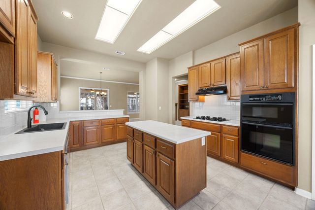 104 Lariat DR, Georgetown, TX 78633