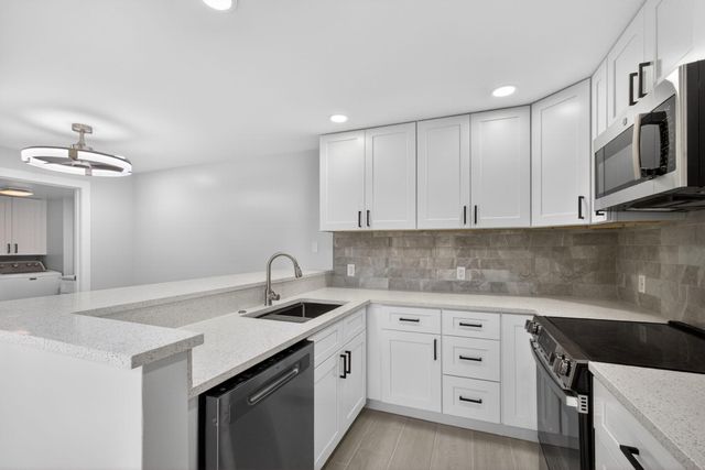 183 Charter Way, West Palm Beach, FL 33407