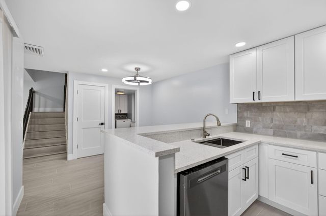 183 Charter Way, West Palm Beach, FL 33407