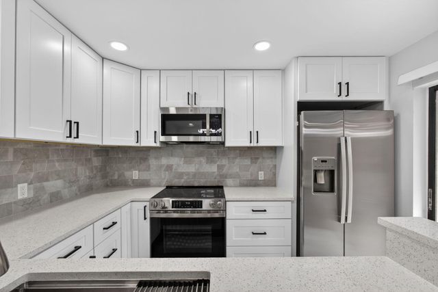 183 Charter Way, West Palm Beach, FL 33407