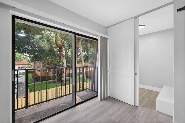 183 Charter Way, West Palm Beach, FL 33407