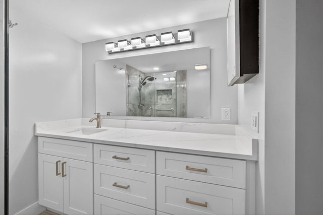183 Charter Way, West Palm Beach, FL 33407