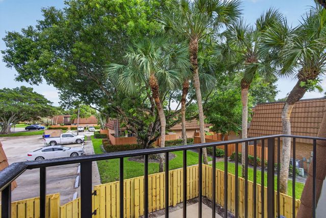 183 Charter Way, West Palm Beach, FL 33407