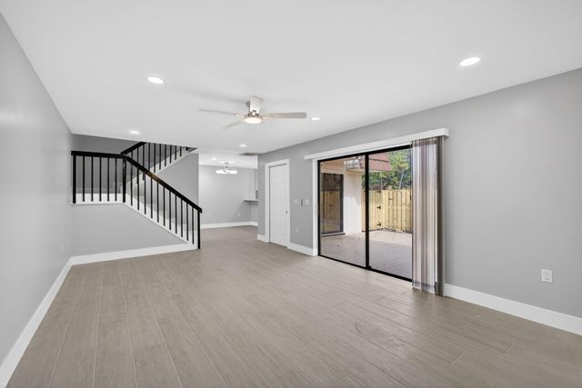 183 Charter Way, West Palm Beach, FL 33407