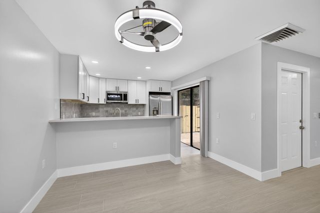 183 Charter Way, West Palm Beach, FL 33407
