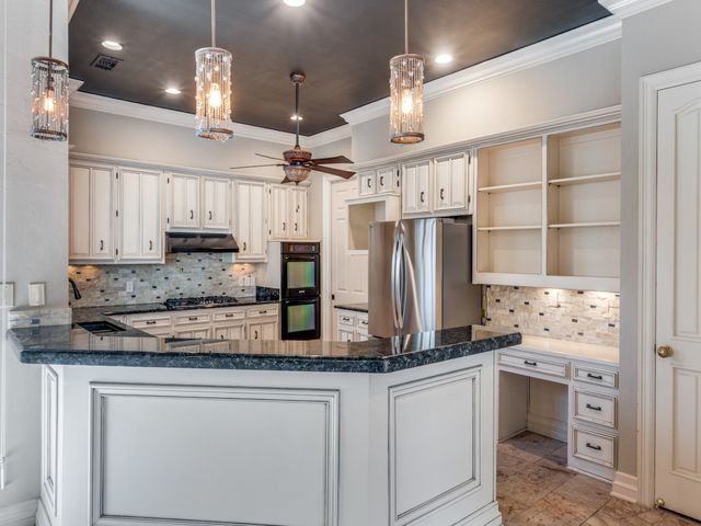 16006 Chalfont Circle, Dallas, TX 75248