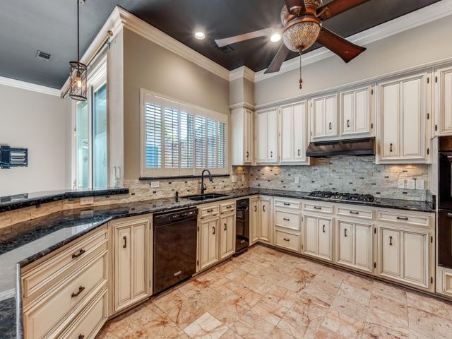 16006 Chalfont Circle, Dallas, TX 75248