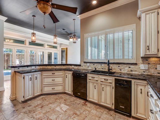 16006 Chalfont Circle, Dallas, TX 75248