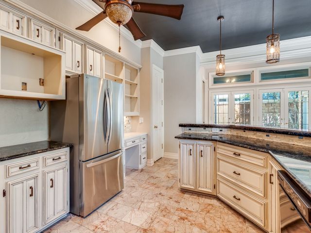 16006 Chalfont Circle, Dallas, TX 75248