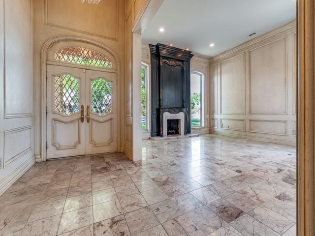 16006 Chalfont Circle, Dallas, TX 75248