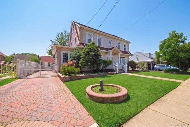810 Wallace Avenue, Baldwin, NY 11510