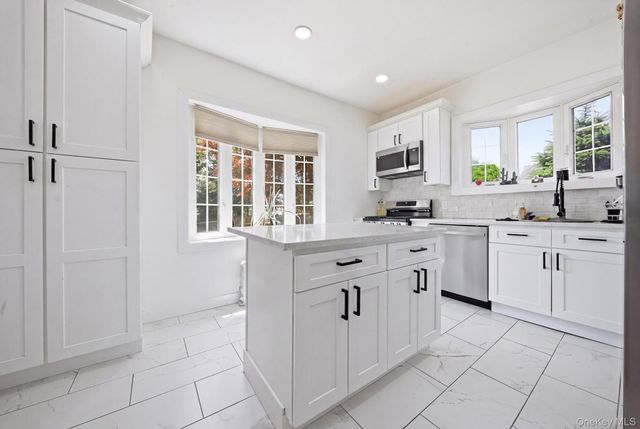 810 Wallace Avenue, Baldwin, NY 11510