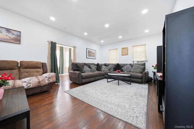 810 Wallace Avenue, Baldwin, NY 11510