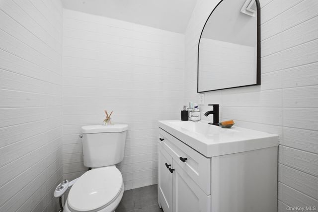 810 Wallace Avenue, Baldwin, NY 11510