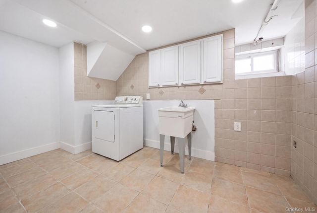810 Wallace Avenue, Baldwin, NY 11510