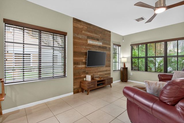 4751 Grand Cypress Circle N, Coconut Creek, FL 33073