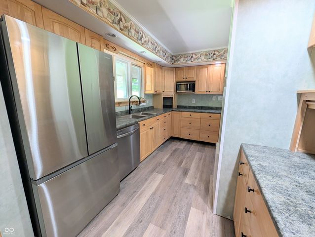 1859 White Oak Lane E, Martinsville, IN 46151