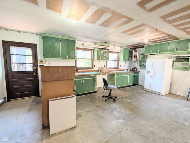 1859 White Oak Lane E, Martinsville, IN 46151