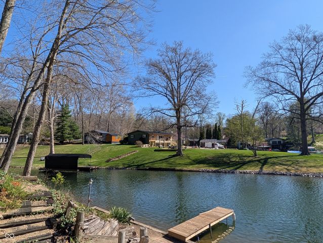 1859 White Oak Lane E, Martinsville, IN 46151