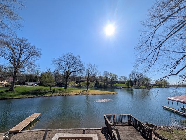 1859 White Oak Lane E, Martinsville, IN 46151