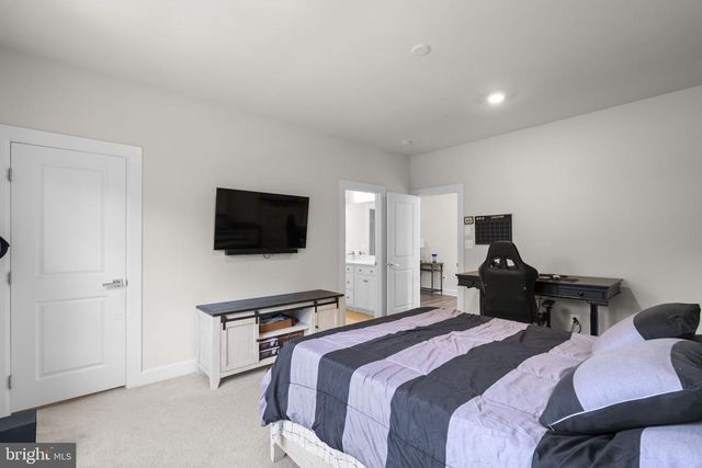 40914 FOXTAIL FIELDS DR, Aldie, VA 20105