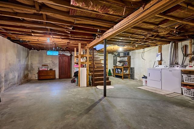 19 Beyer Dr, Easthampton, MA 01027